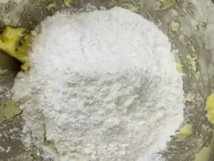 Make The sour butter cake step 2