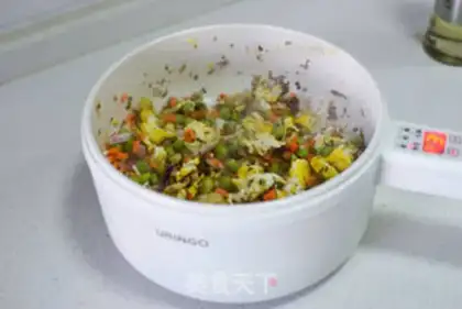 Make Five-coloured fried rice and mariko soup step 4