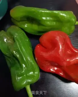 Make Wrinkled peppers and sausages step 0