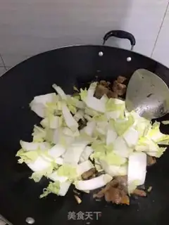 Make Fried fried cabbage step 2