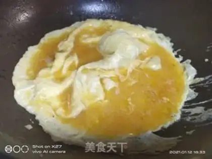 Make Pepper fried eggs step 1