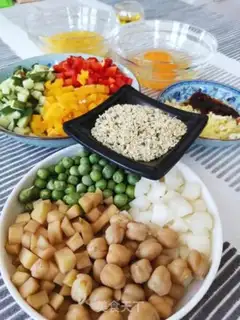 Make Pineapple rice step 0