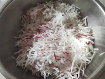 Make Pork radish balls step 1