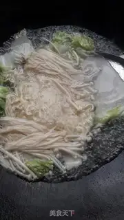 Make ♪ ♪ Golden pins and mushroom egg noodles ♪ step 4