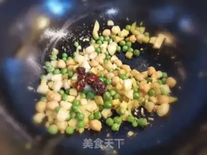Make Pineapple rice step 4