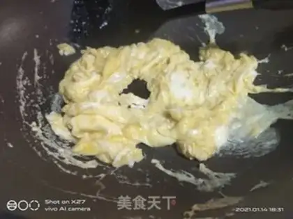 Make Tomato fried eggs step 2