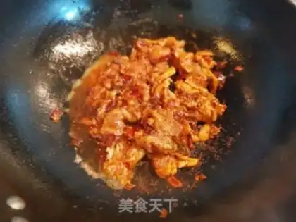 Make Pyramid veggie sauce and chicken meat step 5