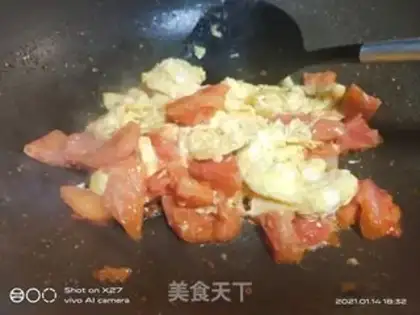 Make Tomato fried eggs step 4