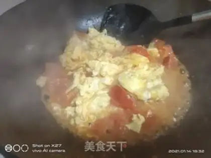 Make Tomato fried eggs step 5