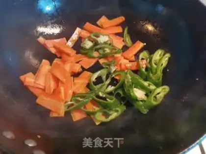 Make Pyramid veggie sauce and chicken meat step 7