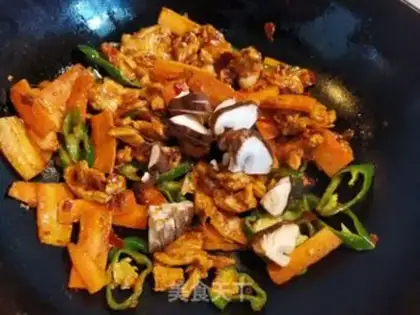Make Pyramid veggie sauce and chicken meat step 9