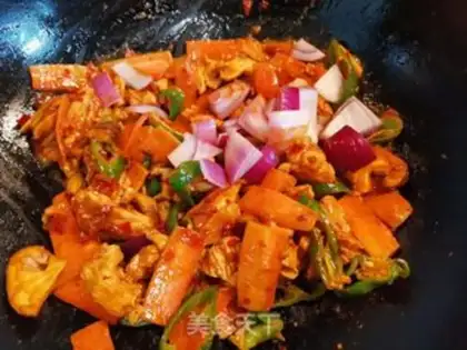 Make Pyramid veggie sauce and chicken meat step 10