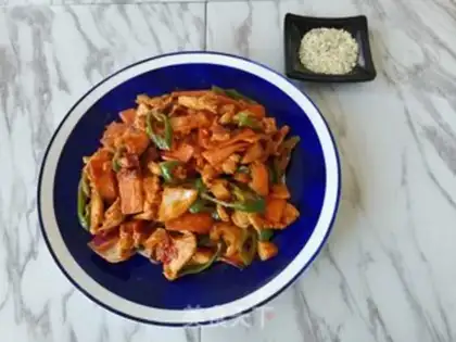 Make Pyramid veggie sauce and chicken meat step 11