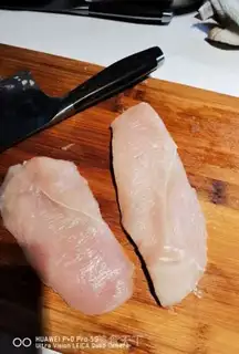 Make Old Beijing chicken roll step 2