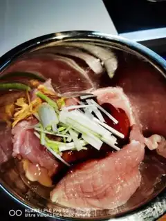 Make Old Beijing chicken roll step 5