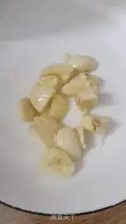 Make Garlic groceries step 1