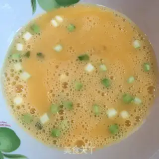 Make Tomato fried eggs step 5