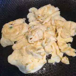 Make Tomato fried eggs step 6