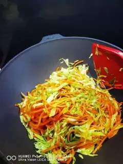 Make Old Beijing chicken roll step 15