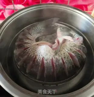 Make Creative tomato redfish step 2