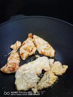 Make Old Beijing chicken roll step 17