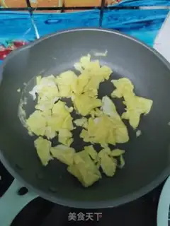 Make Cream fan fried eggs step 3