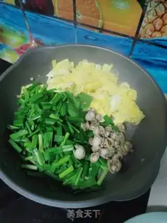 Make Cream fan fried eggs step 4
