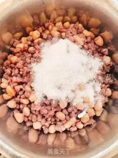 Make Sticky bean buns step 1