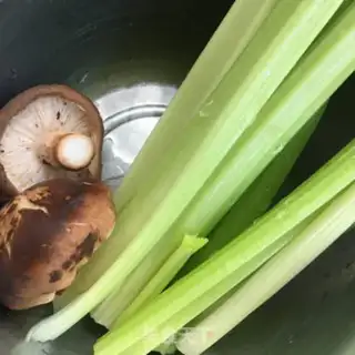 Make Fry mushrooms step 0