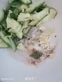 Make Cold cucumbers and fans step 4