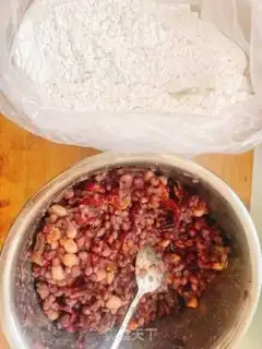 Make Sticky bean buns step 4