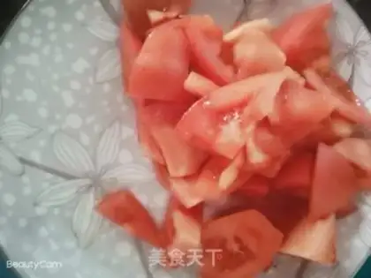 Make Tomato fried eggs step 1