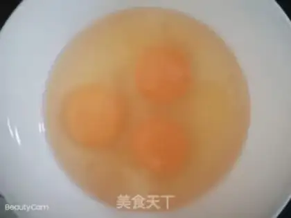 Make Tomato fried eggs step 2