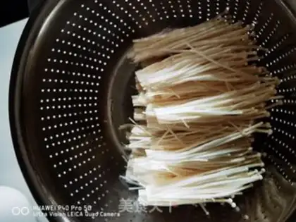 Make Frozen needle mushrooms step 2