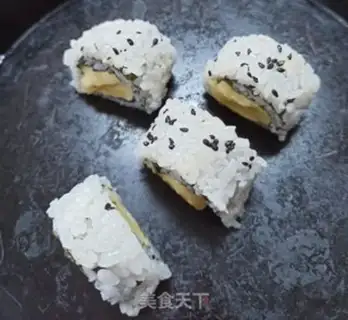 Make Sesame banana inverted sushi step 5