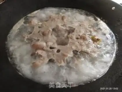 Make Pork-foot peanut soup step 1