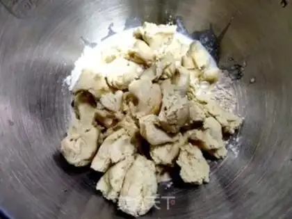 Make Soft Chinese snacks step 2