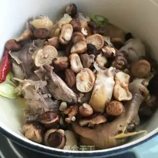 Make Little mushroom stew chicken step 8