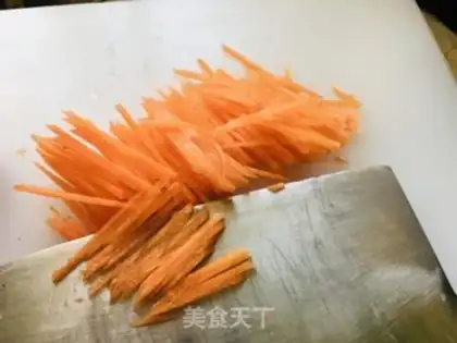 Make Garlic carrots step 0