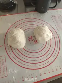 Make Salami pizza step 3