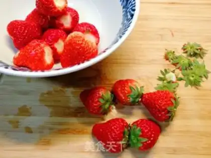 Make Strawberry Juice step 0