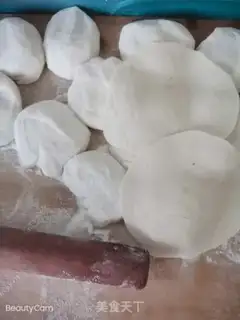 Make Cream eggs and shrimp buns step 5