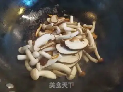 Make Pyramid mushroom fried chicken wings step 4