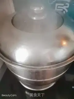 Make Cream eggs and shrimp buns step 8