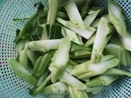 Make Garlic rinds step 1
