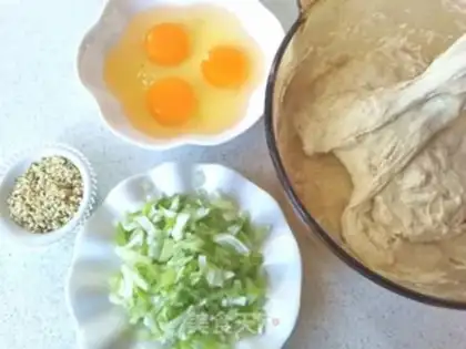 Make Pyramid eggs onions step 3