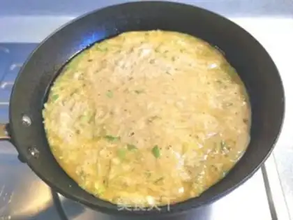Make Pyramid eggs onions step 8