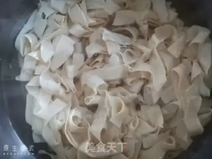 Make Spinach bean skin step 0