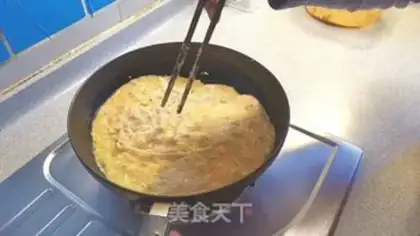 Make Pyramid eggs onions step 9