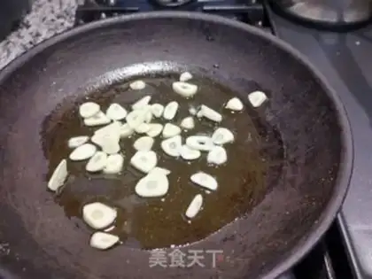 Make Spanish garlic shrimp step 4